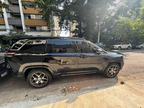 JEEP COMMANDER 2.0 TD380 TURBO DIESEL OVERLAND AT9